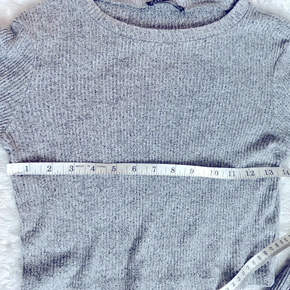 ZARA Ribbed Long Sleeved Crop Top